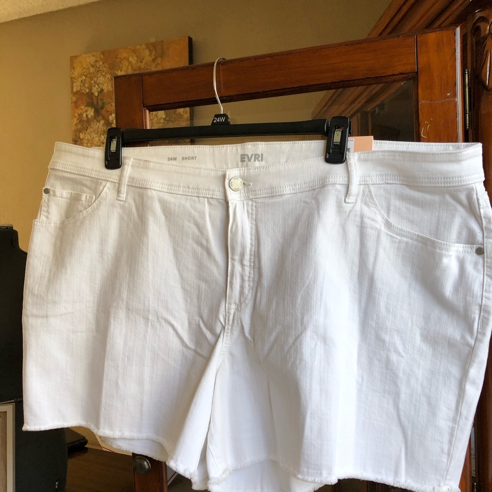 EVRI White Shorts Size 24W - Picture 1 of 6
